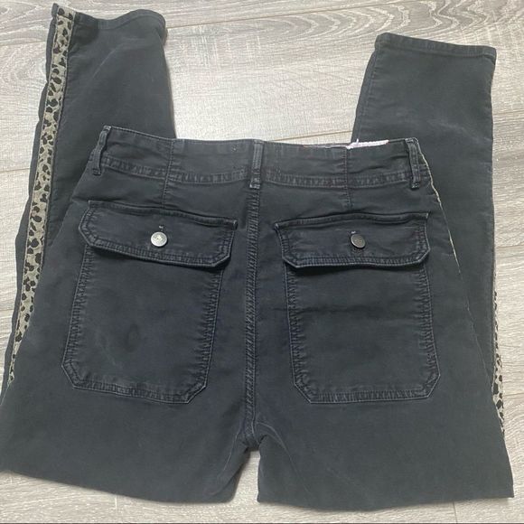 SUNDRY Leopard Trim High Rise cropped Jeans - Picture 6 of 8